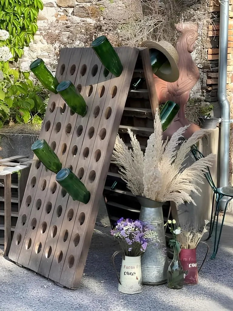 Pupitre à champagne et décoration fleurie